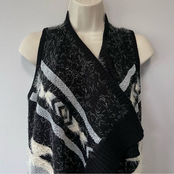BCBGMaxazria Draped Open Front Sweater Vest Size M - Picture 3 of 6